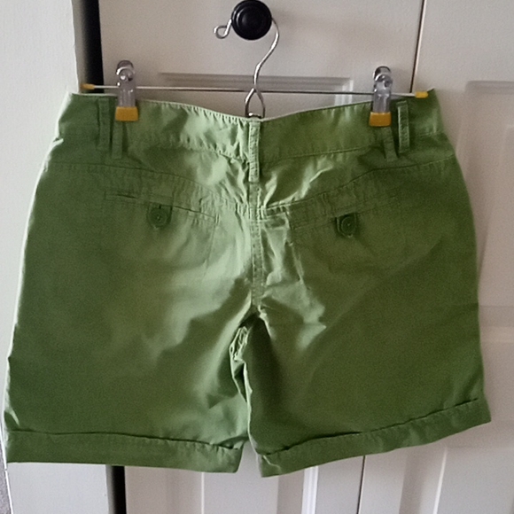 Shorts - Picture 2 of 3